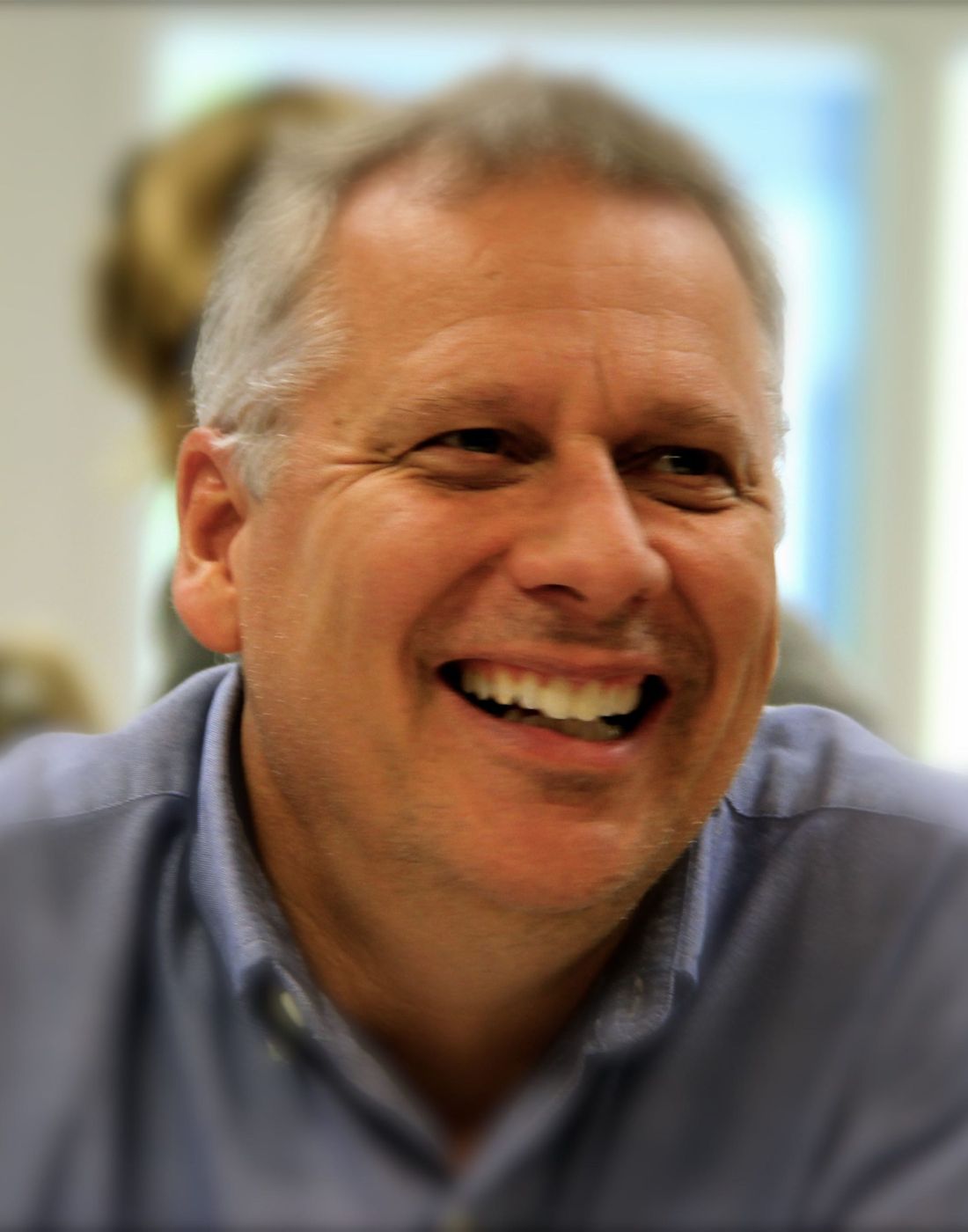 Headshot of Roberto Gauvin